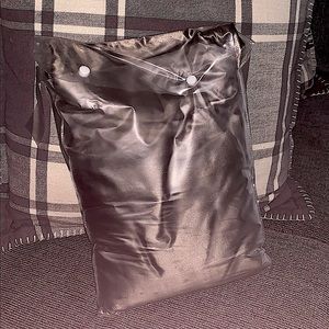 Queen size 6 piece silky satin crome gray.